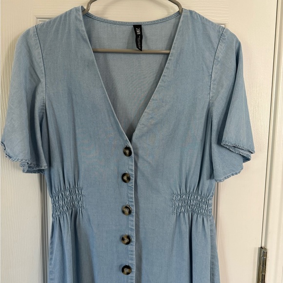 Zara Denim Dress - Picture 2 of 3